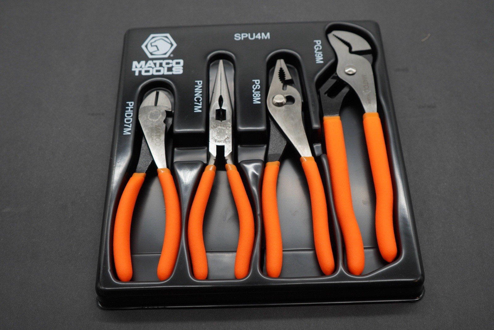 Matco Tools Pliers Universal Set 4-Pieces SPU4M ( Orange ) & Plier Rack PRACKBLK