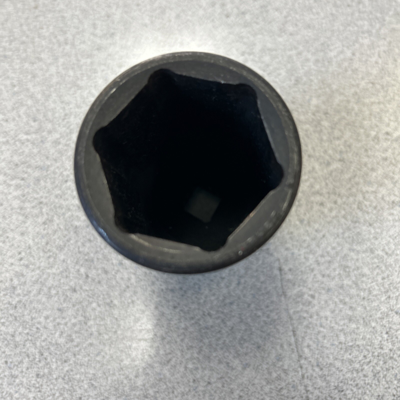 Performance Tools Axle Nut Socket 1/2 Drive 38MM 6PT CR-MO Pneumatic