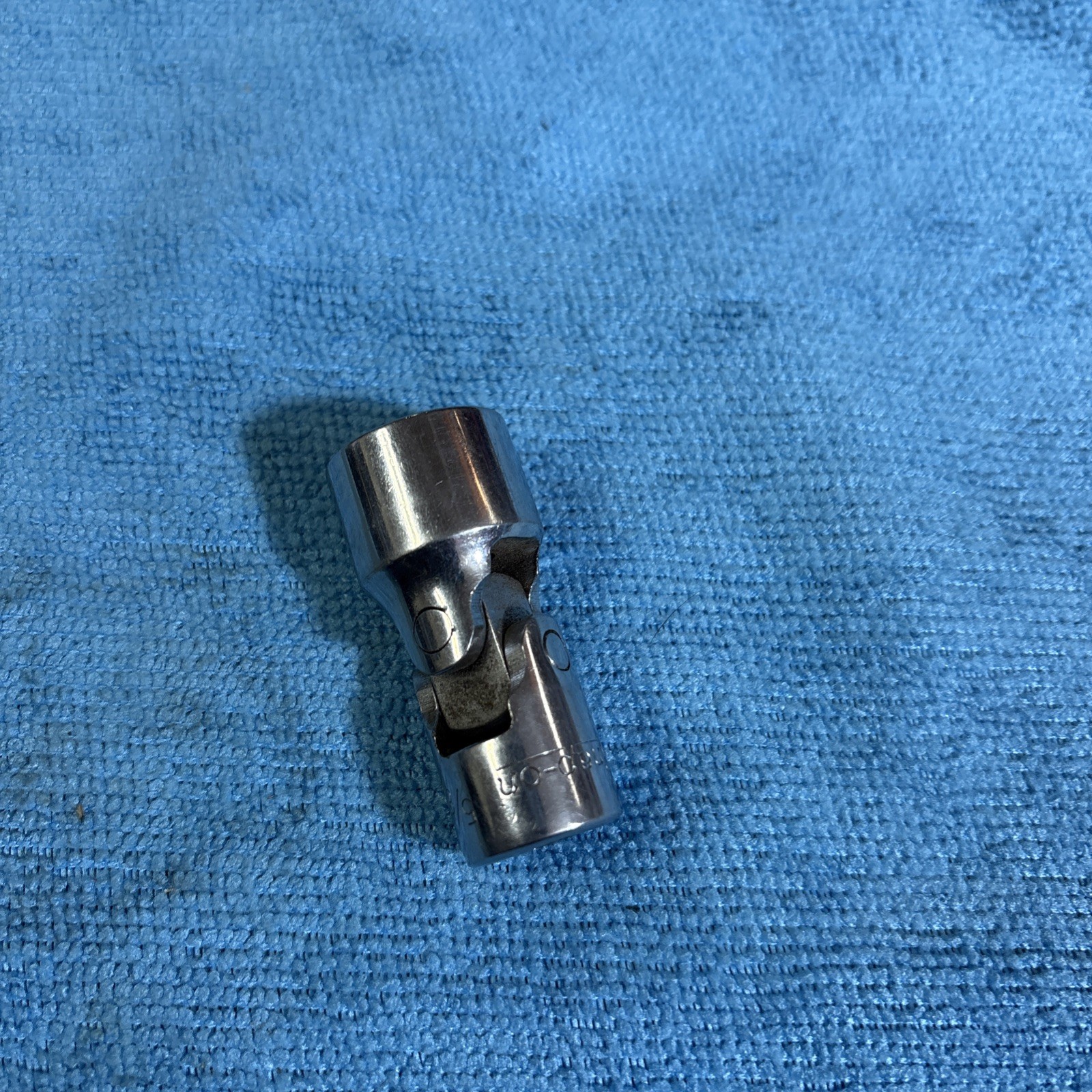 Snap-on Tools USA FVU20 5/8″ Shallow Universal Socket 3/8″ Drive 12pt Point