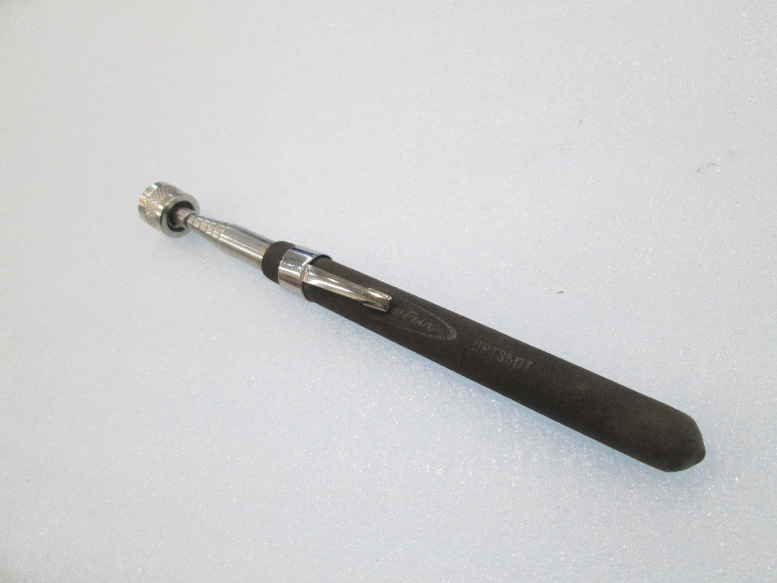 Snap-on’s BLUE POINT MAGNETIC PICK UP TOOL UPT35 EXTENDS TO 33″