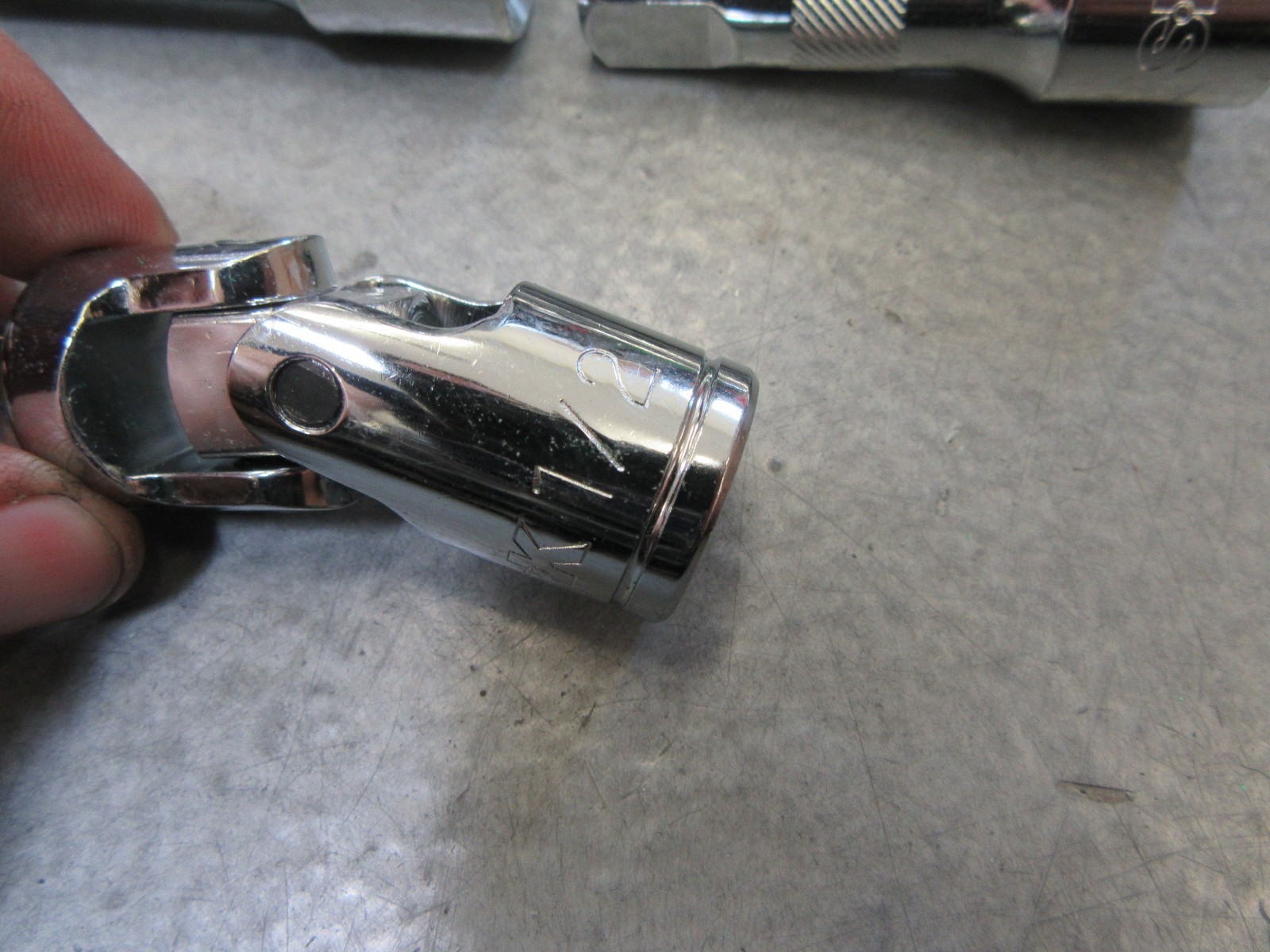 SK Professional Tools 216P 1/2″ Drive Ratchet w/ 3″ + 5″ Extensions & Swivel