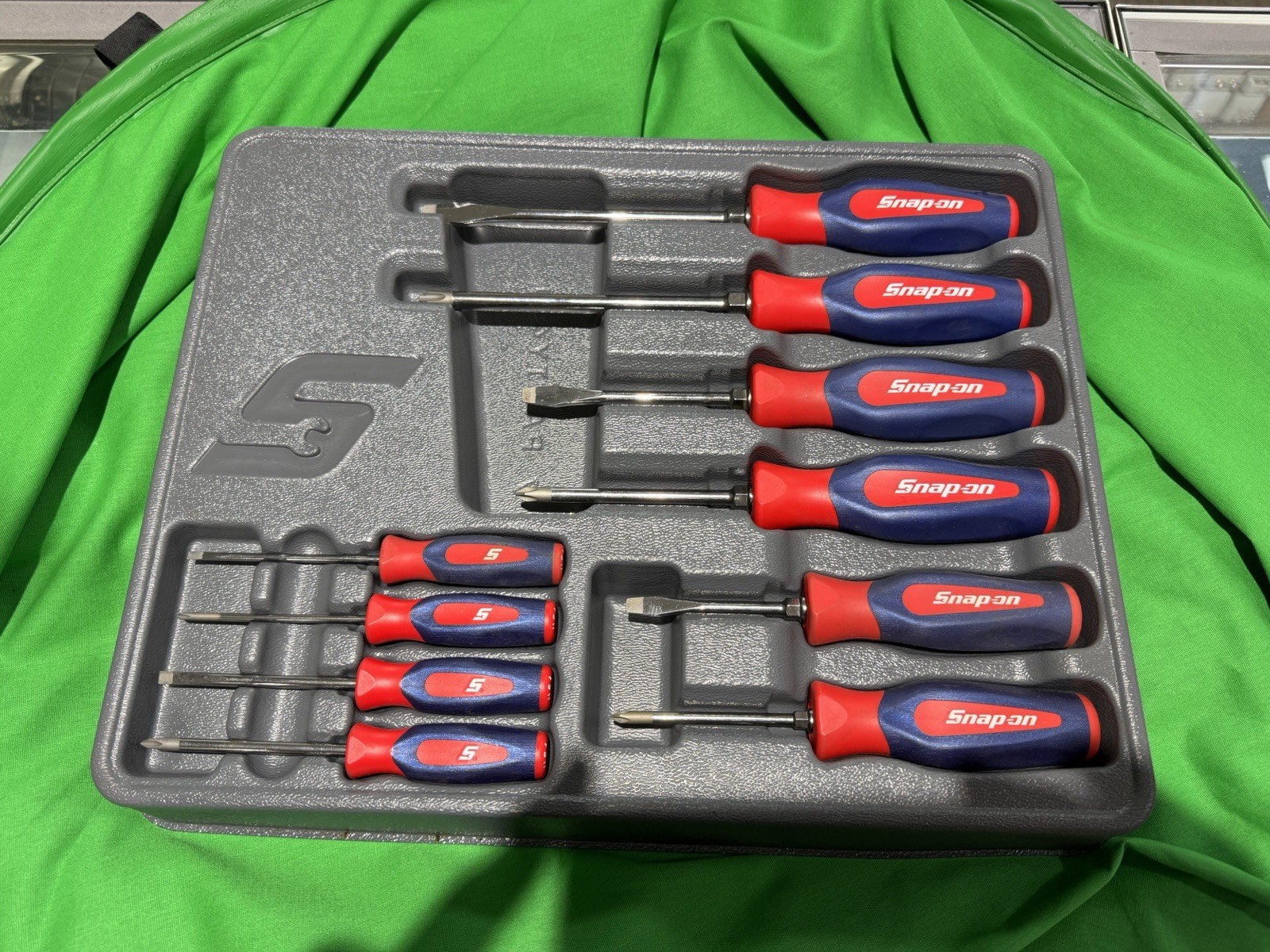 Red Snap-On Combination Screwdriver Set SGDX6040BHV
