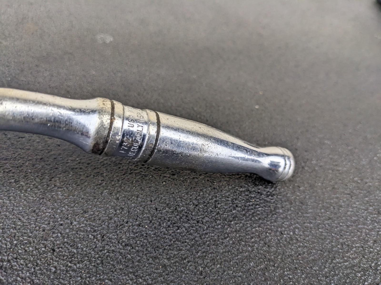 SNAP-ON TOOLS F732, 3/8″ DRIVE 11″ FLEX HEAD OFF-SET ANGLE RATCHET