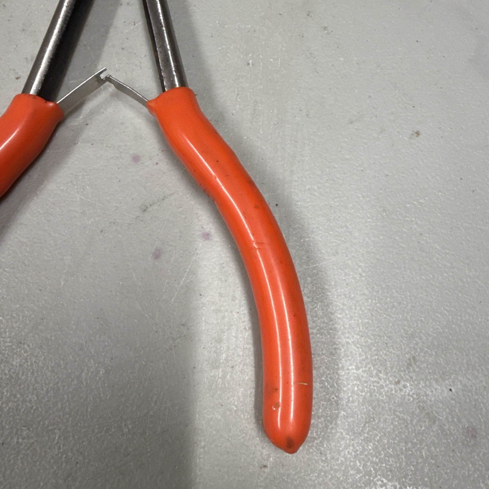Matco Tools PD011BPA- 11″ Long Orange Handle Spring Loaded Duck Bill Pliers Nice