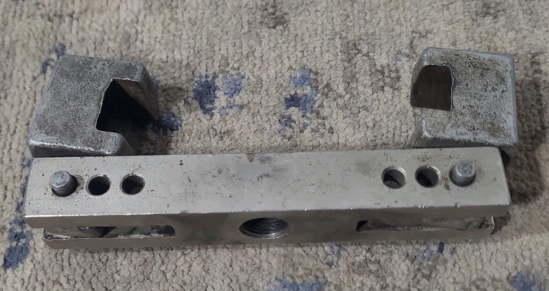 Snap On Tools Axle Lock Flange Jaw Beam Puller Attachment CJ97-1L CJ97-1R