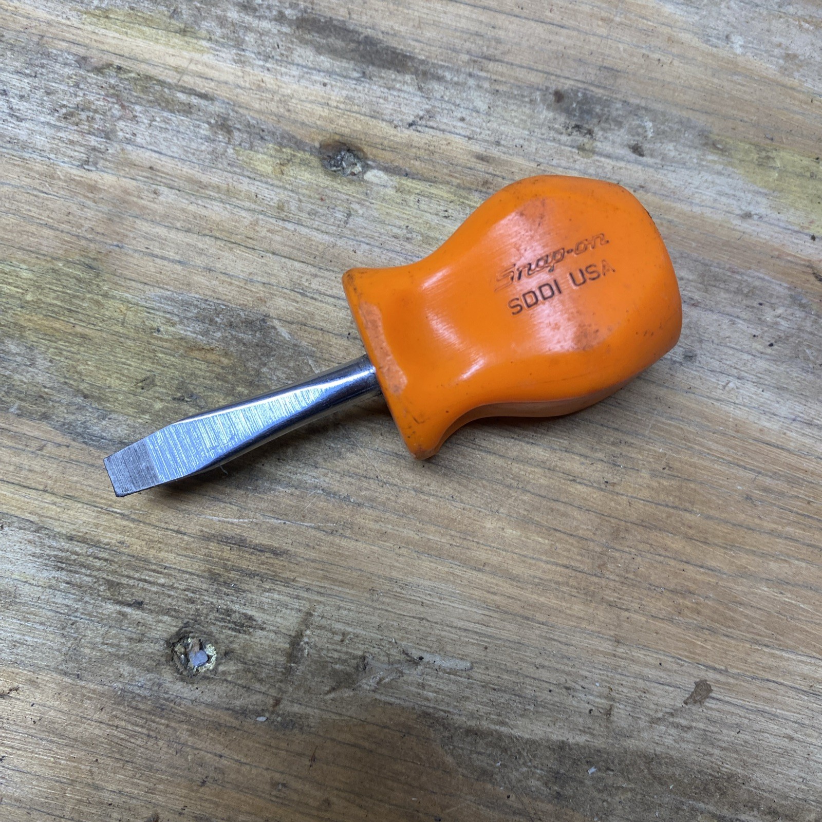 Snap On Tools Vintage Screwdriver SDD1 Orange Hard Handle Stubby Short Flat Head