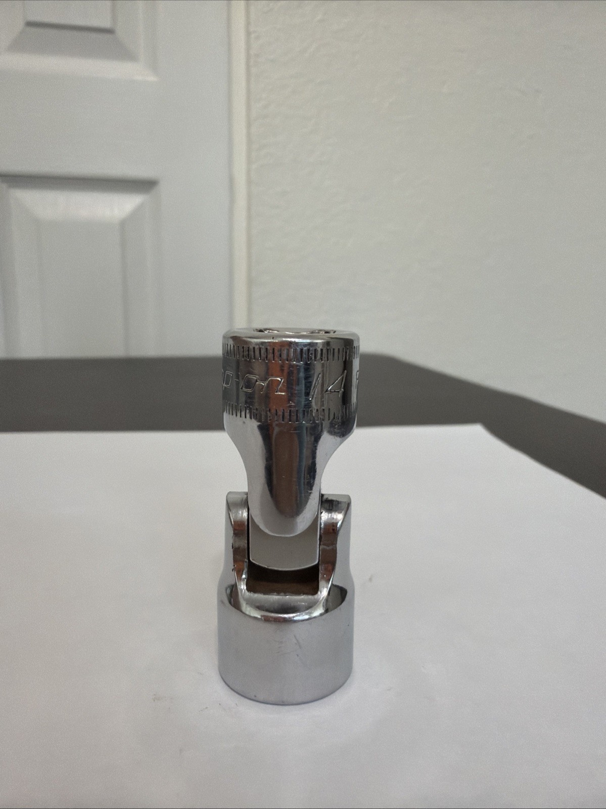 Snap-on tools USA 14mm metric 3/8″ drive 6 point Swivel Socket FSUM14