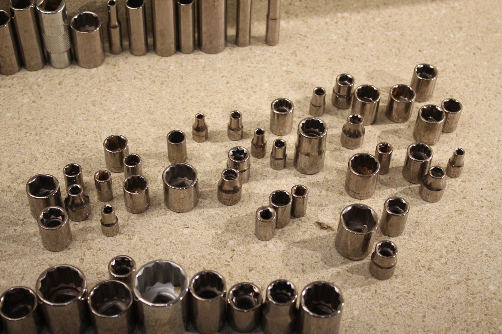 Lot Of Various SAE Sockets & Deep Sockets Ratchet Tools 8443 M5