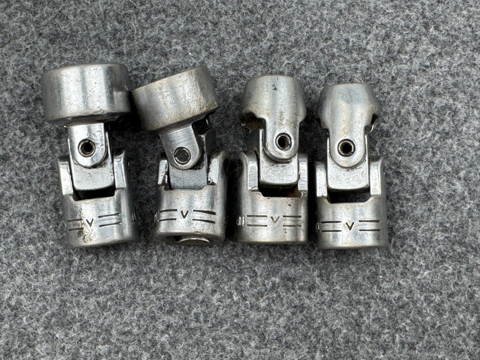 Craftsman Swivel Universal Joint Socket 4 Pieces V Series 11/16, 5/8, 7/16, 3/8