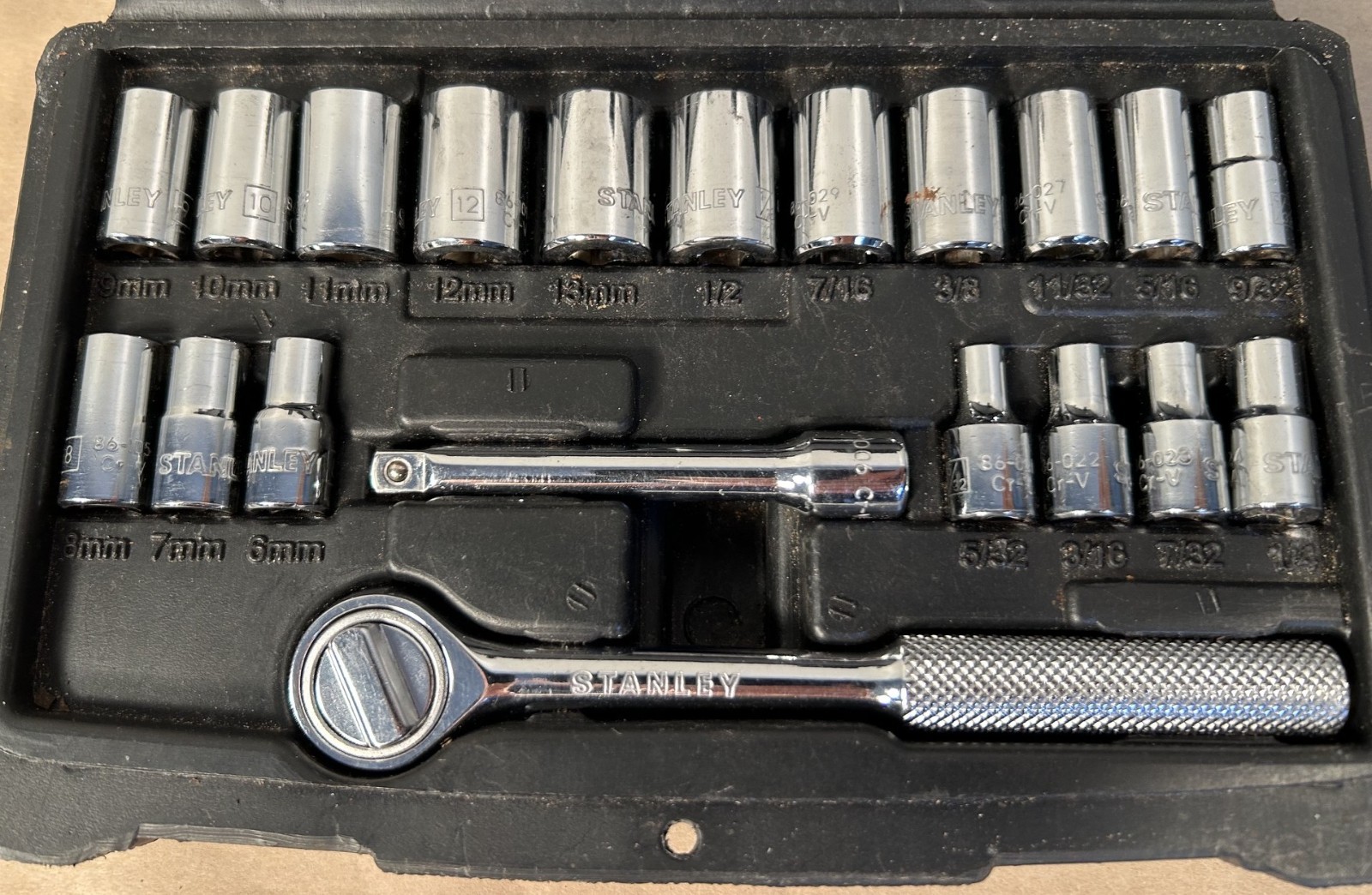Stanley 20-Piece Ratchet Set SAE/MM 1/4″ Drive Case 6-13mm 5/32-1/2