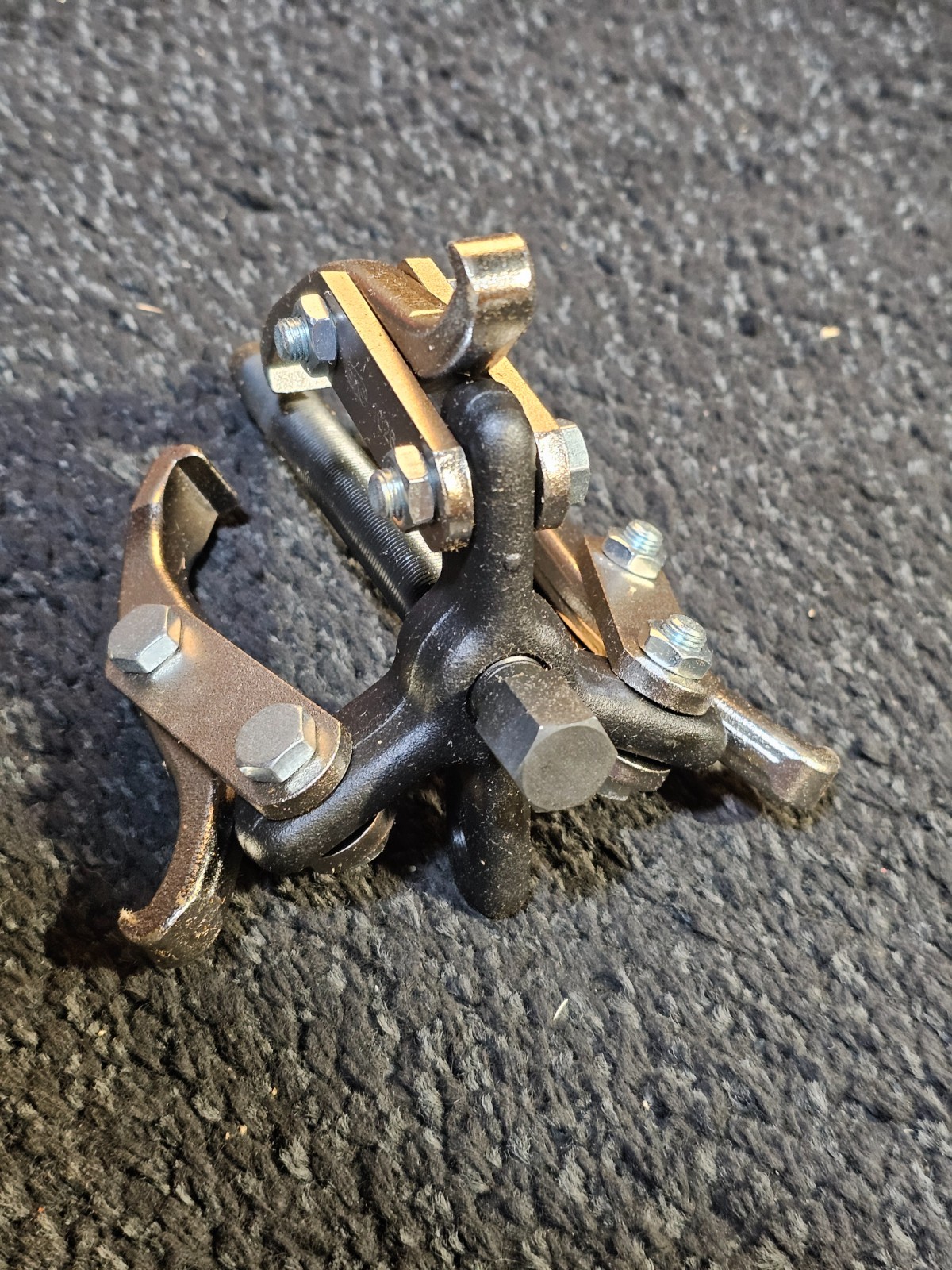 OTC 1026 Jaw Puller 7 in Jaw Spread, 3 1/4 in Jaw Reach, 5 ton Pulling Capacity