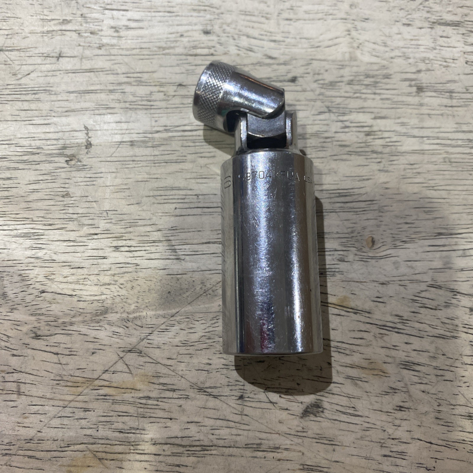 Snap On 3/8″ Drive 13/16″ Spark Plug Socket Universal Swivel S9704KFUA USA
