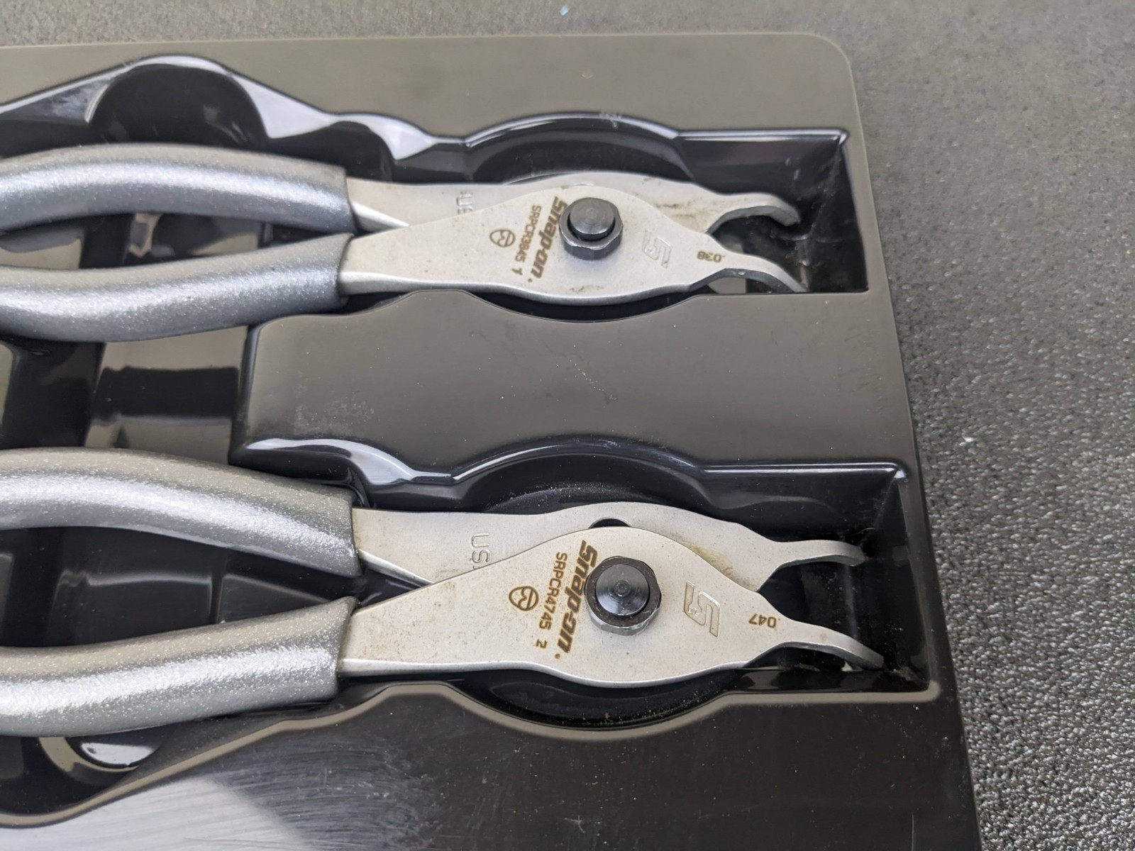 #bo022 Snap-On Tools 5-Piece Snap Ring Pliers Set Dark Titanium Gray SRPCR105DT