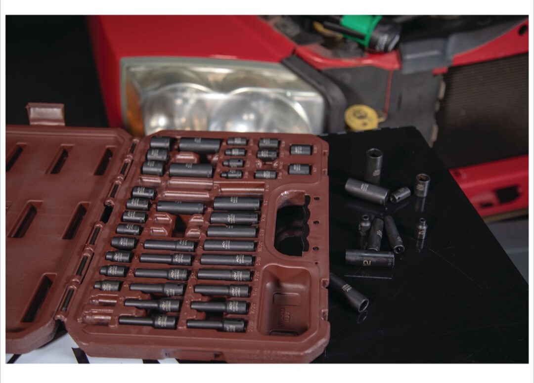 Matco Tools SAP486V ADV 1/4″ Metric SAE Shallow Deep 6 Point Impact Socket Set