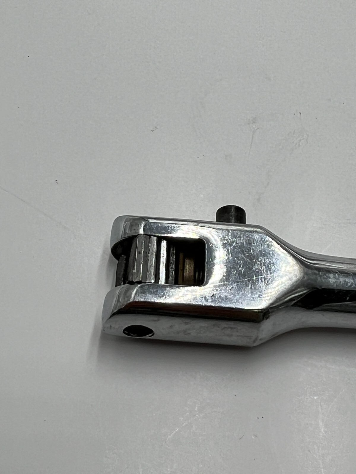 E-Z Red 1/2in Drive Locking Flexhead Chrome Grip Ratchet 22in MR1224FL