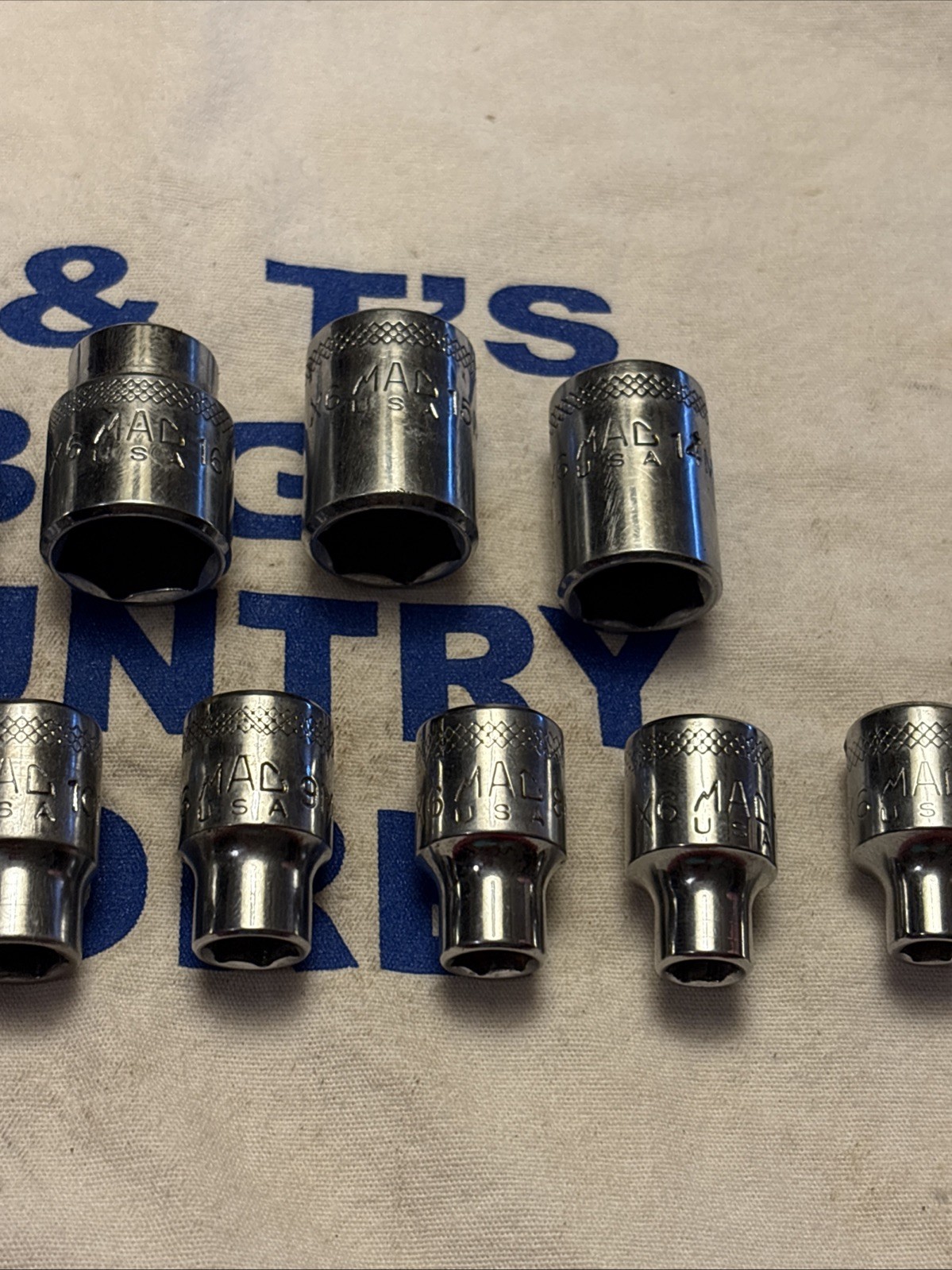 Mac Tools USA 3/8″ Drive 6pt 14pc Metric Chrome Socket Set 6mm-19mm SXM146TR