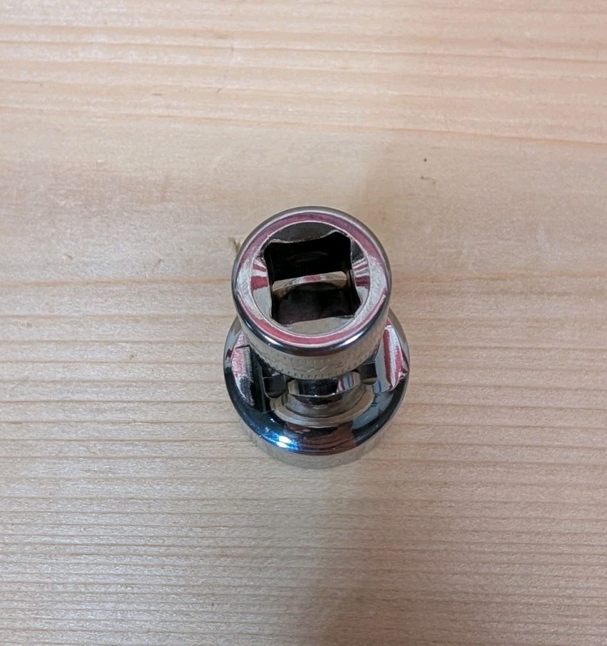 Snap-On Tools USA 3/8″ Drive 22mm Metric 6pt Chrome Swivel Socket FSUM22A