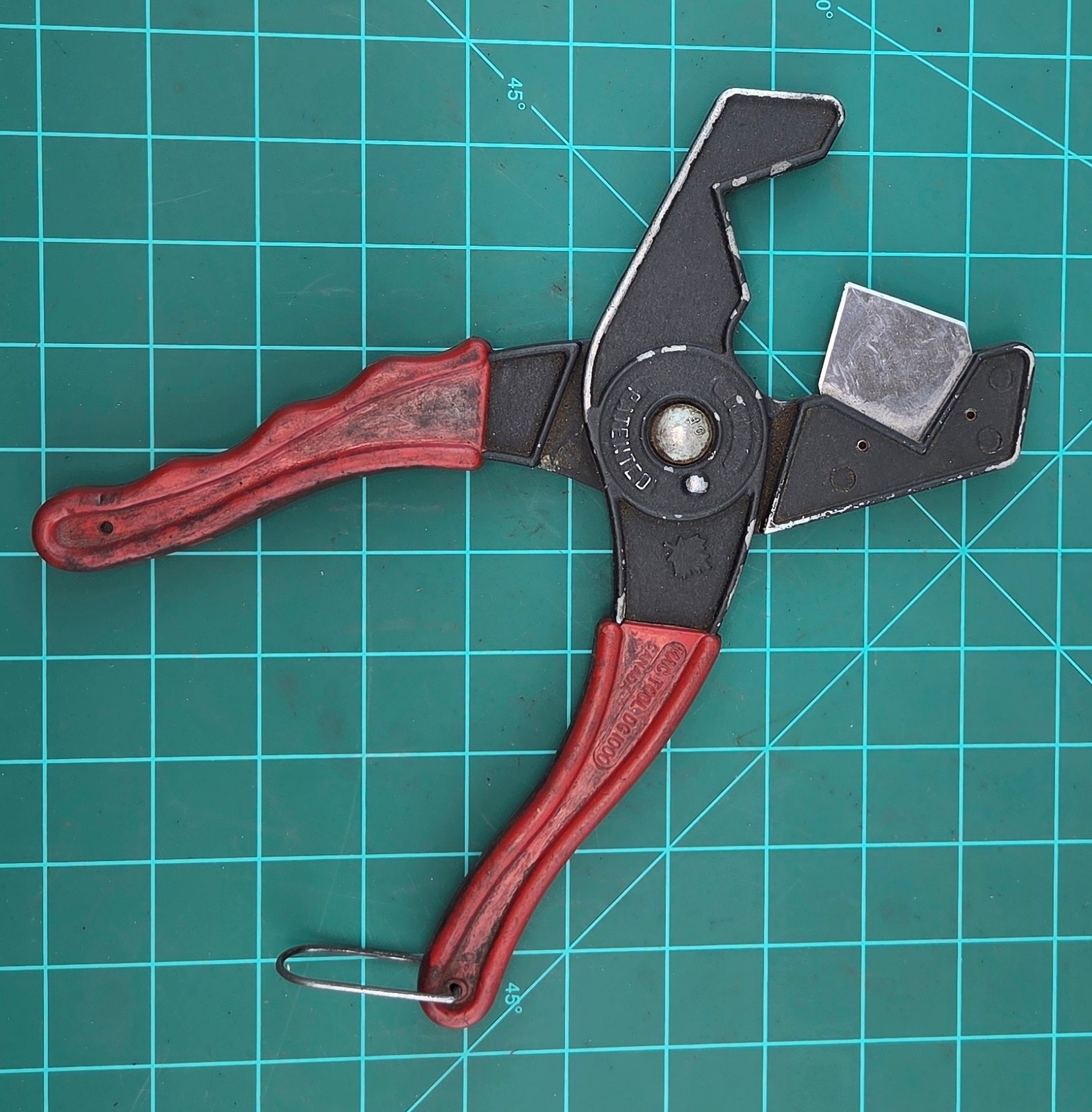 Mac Tools DG1000 Multi Cutter 1-1/8″ Hose Cutting Pliers in POUCH