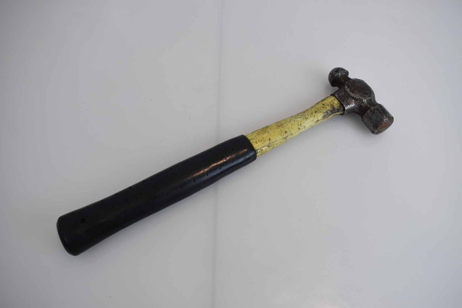 Blue Point Tools BPN8B 8 OZ Ball Peen Hammer Fiber Glass Handle USA