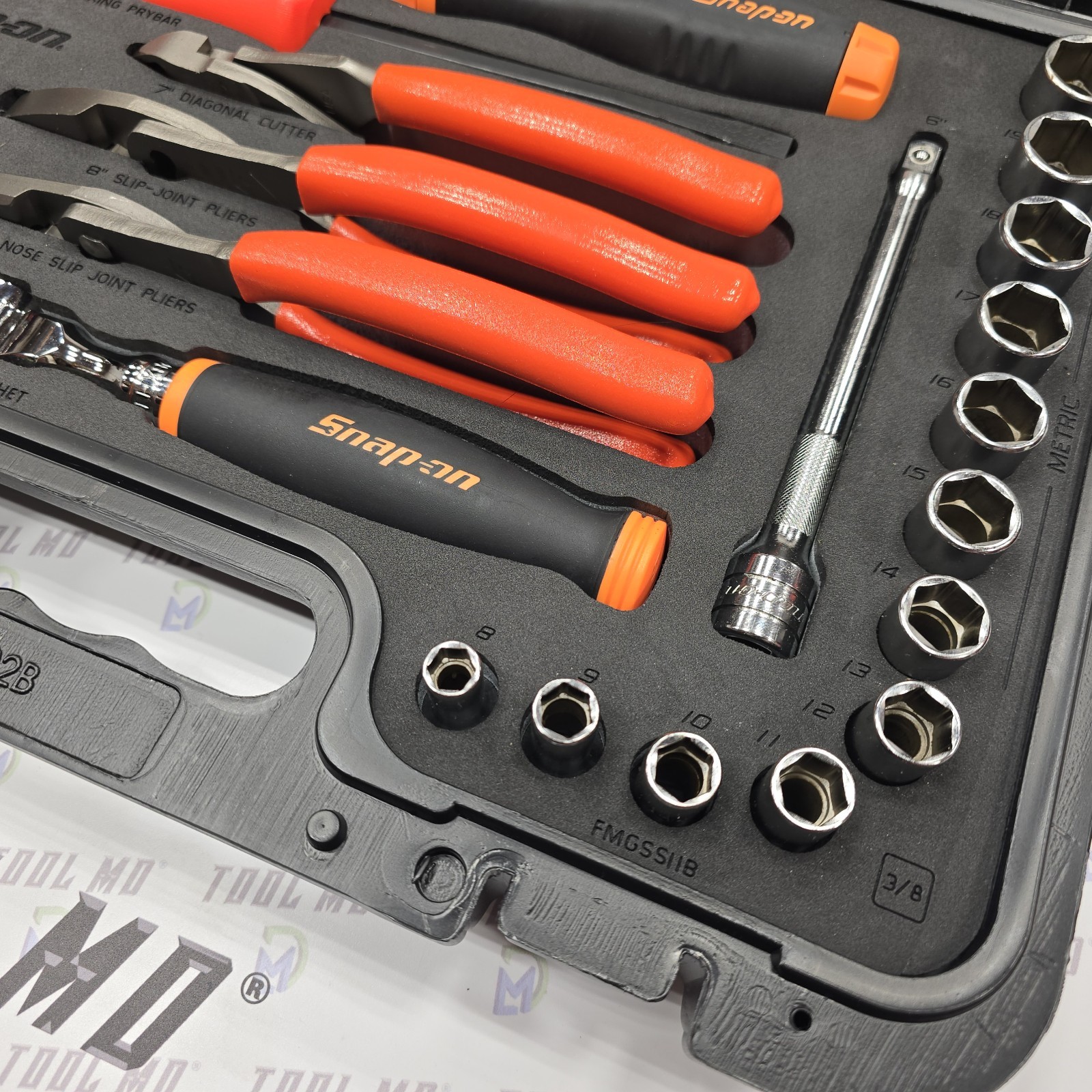 Snap-on Tools NEW 33Pc 3/8″ Drive Metric & SAE Assorted Service Set 233FSMBFO