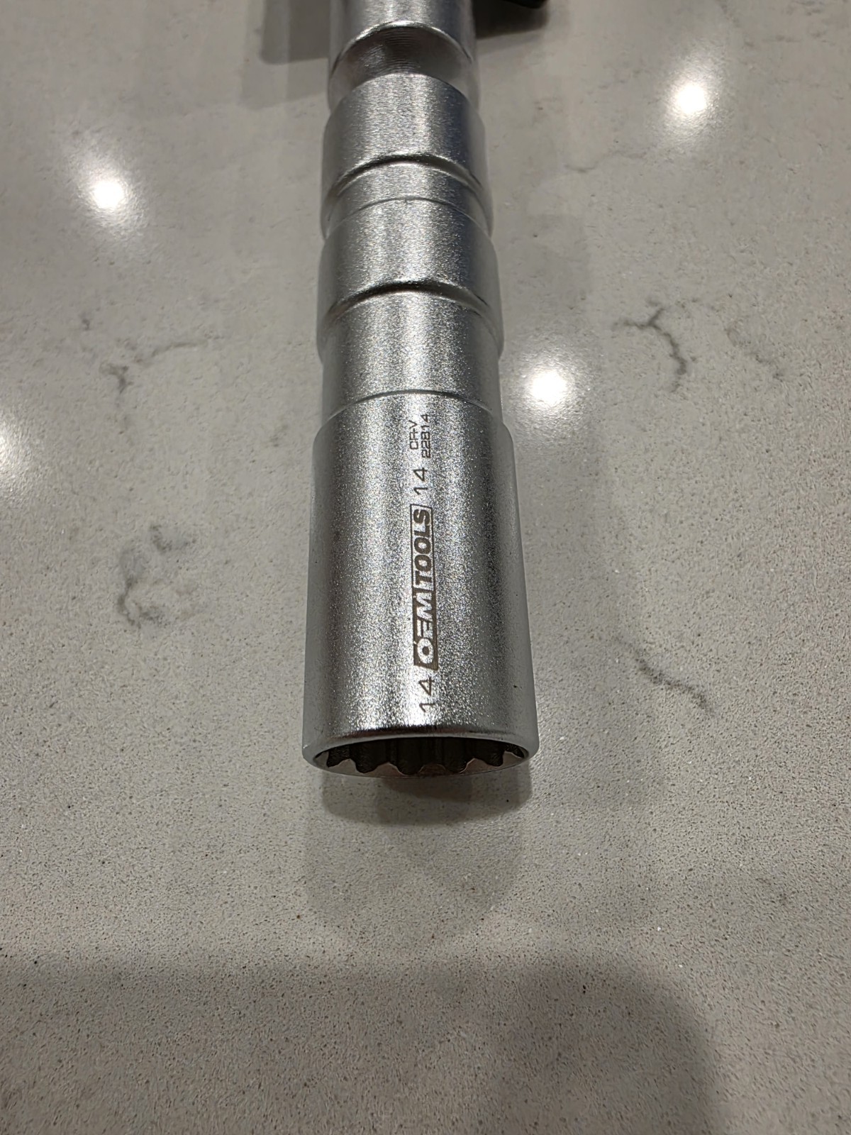 OEM TOOLS Spark Plug Flex Premium Socket 14mm 3/8 Drive Thin Wall