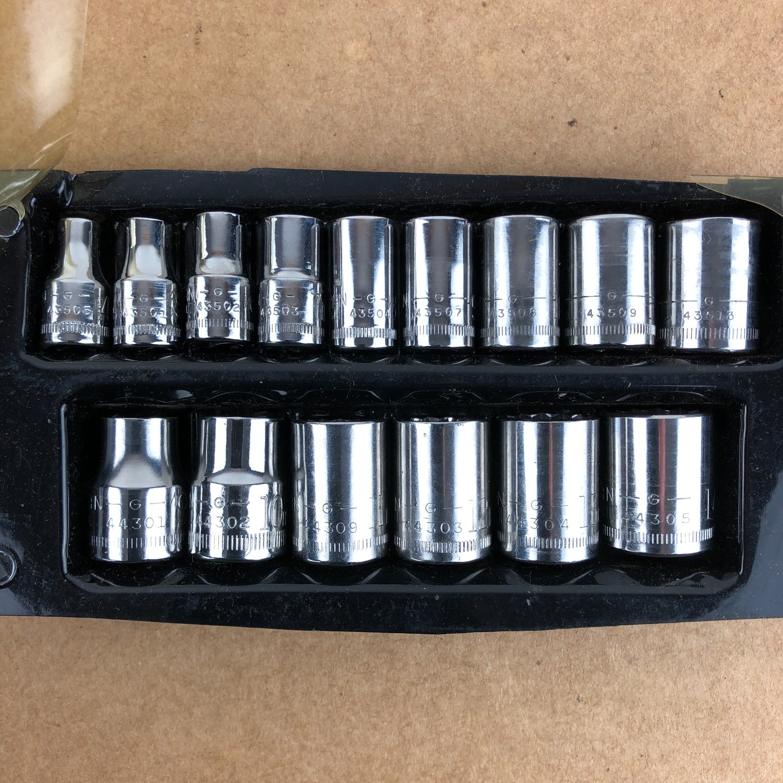 Craftsman USA Metric Socket Set 3/8” & 1/4″ Drive 4mm-14mm G -MM- 15 Pcs. Tray