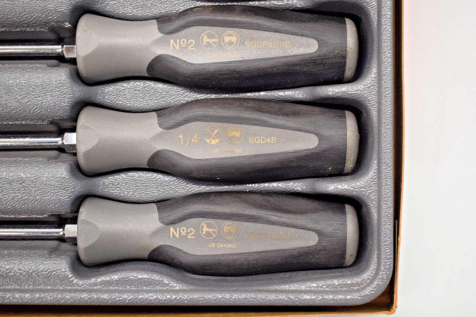 Snap On Tools SGDX120BDT 12pc DARK TITANIUM Soft Grip Screwdriver Set +Tray USED