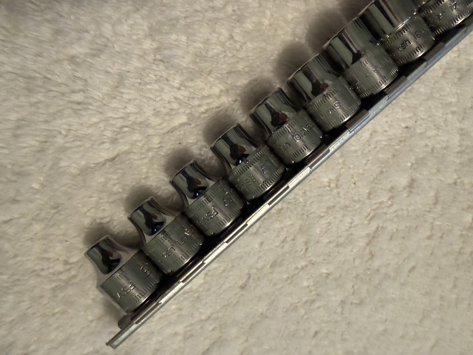Snap-on Tools USA 3/8″ Drive Shallow Metric 6pt Socket Set 215FSMY + Bonus pcs