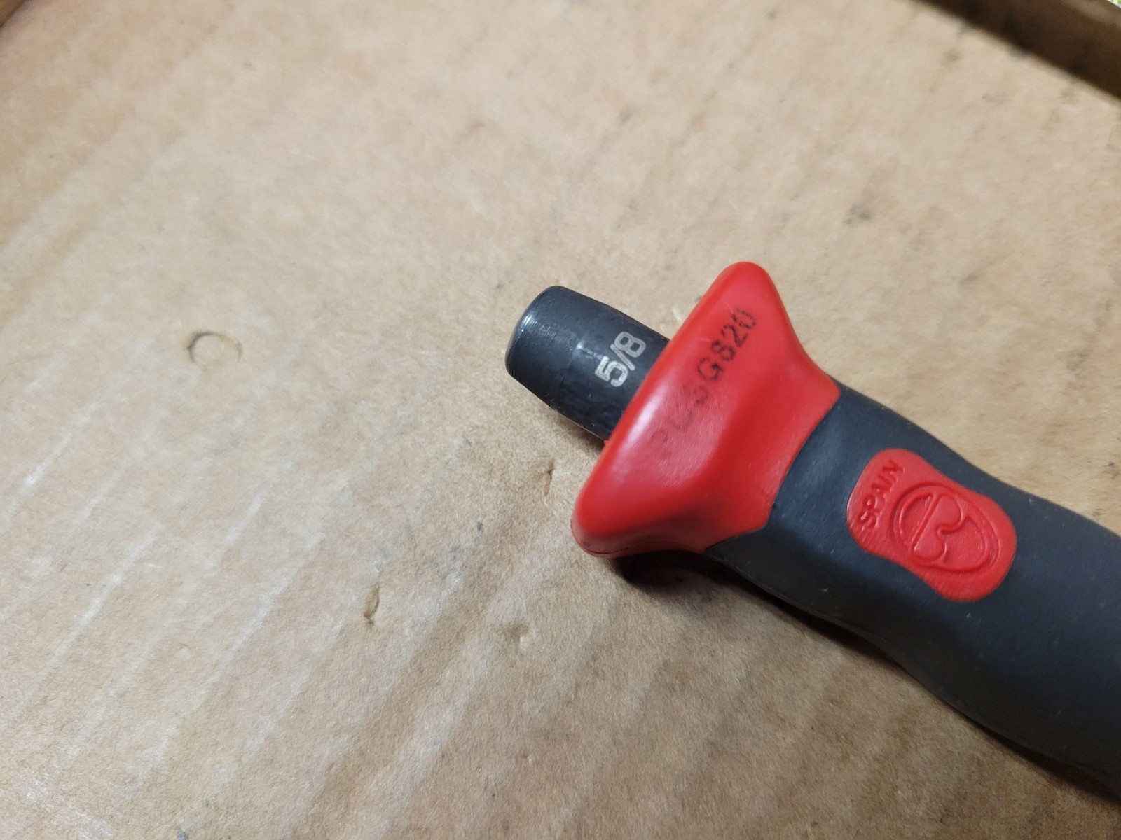 Snap On 5/8″ Flat Chisel With Red / Black Comfort Handle Grip No PCSG820
