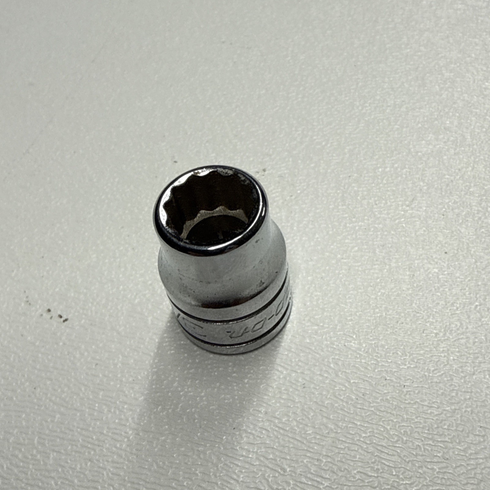 Snap-on Tools F121, 3/8″ Drive 12-Point SAE 3/8″ Shallow Socket USA.