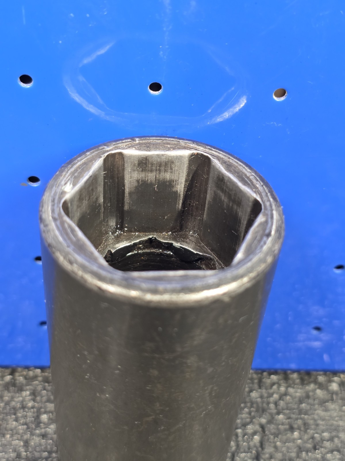 Snap-on Tools SIMM320 32mm 1/2″ Drive Metric DEEP 6-Point Impact Socket USA