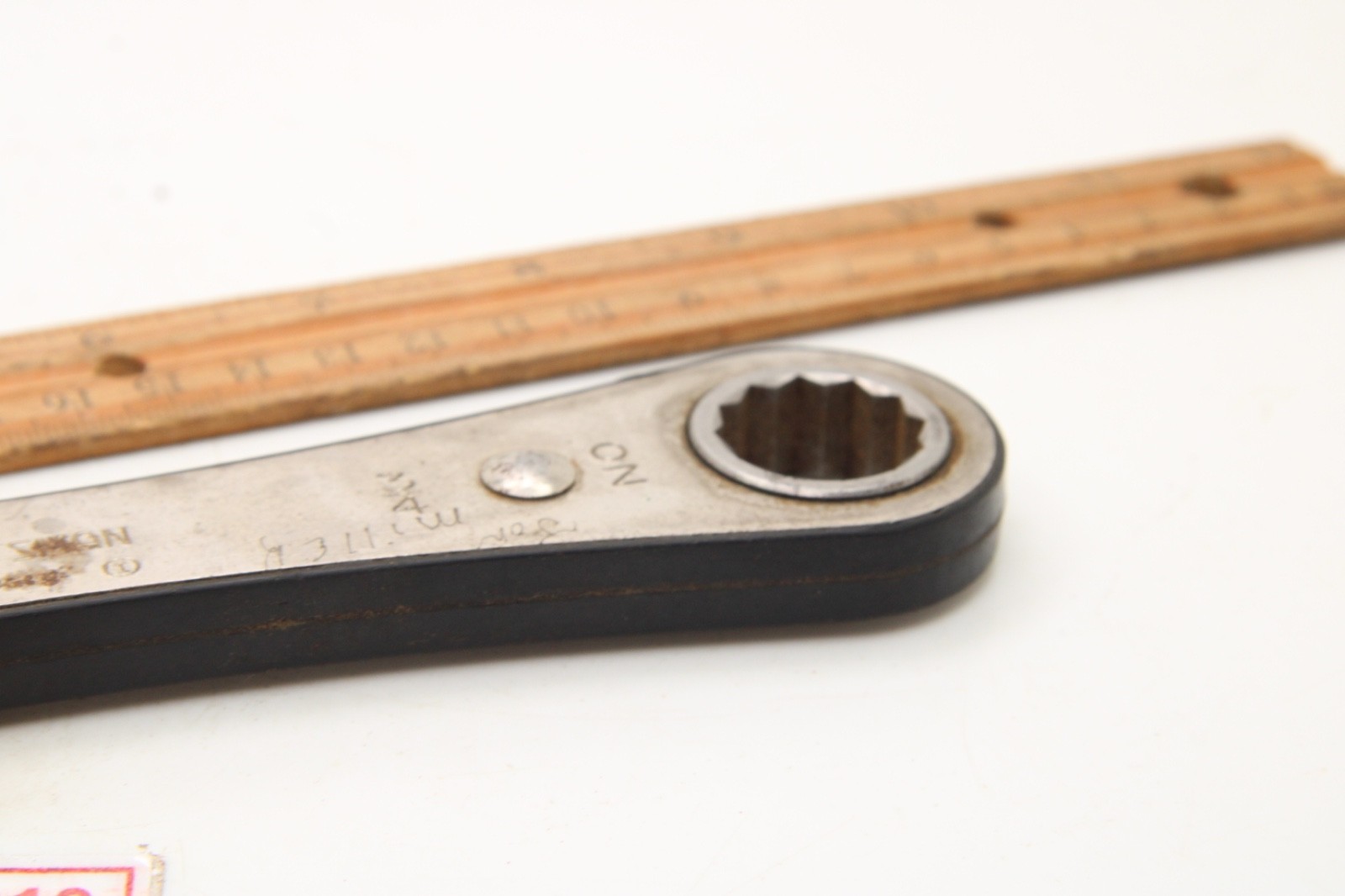 Craftsman 243684 5/8″ X 3/4″ 8-1/2″ Long 12 Point Ratcheting Box End Wrench USA