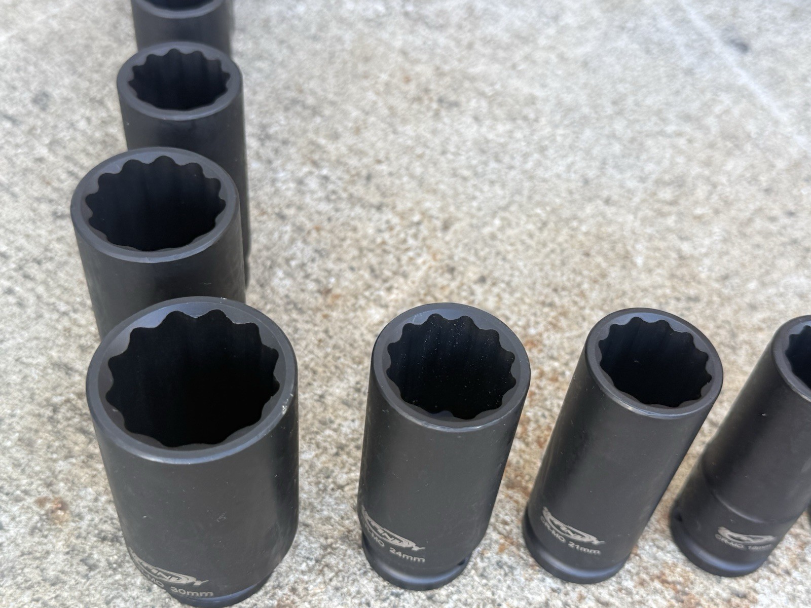 23pcs 1/2″ Drive 12 Point Metric Deep Impact Socket Set & 72-Tooth Ratchet Cr-MO