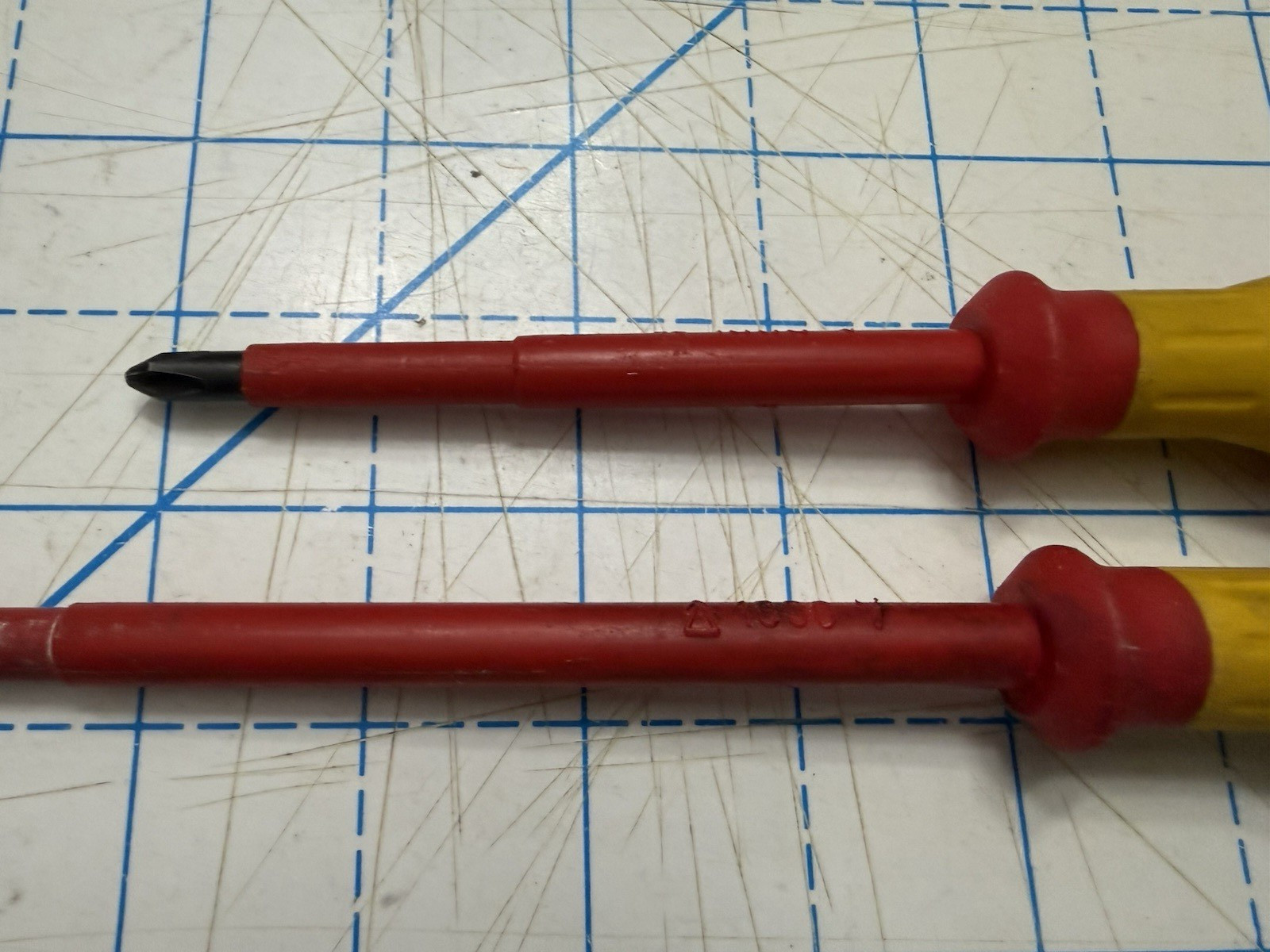 2 Matco Tools AC 1000v Insulated Phillip & SLOTTED Screwdriver IS84P2 & IS106