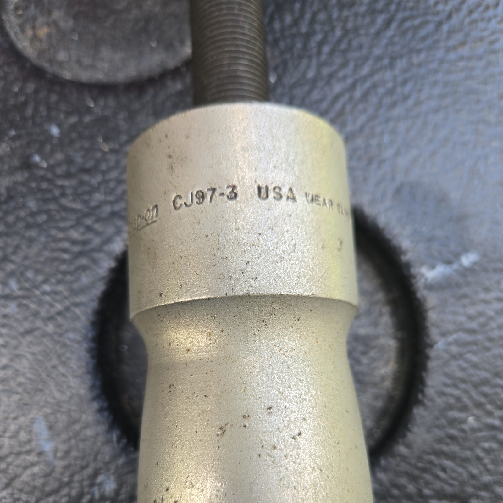 Snap On CJ97-3A 3-3/4 lb Slide Hammer & CJ105-4B 22-1/2″ Slide Screw USA