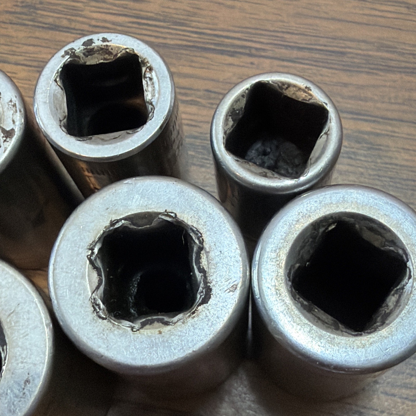Craftsman USA GK 8 pc 3/8″ Drive Metric Mid-Length Socket Partial 10-19mm 43219