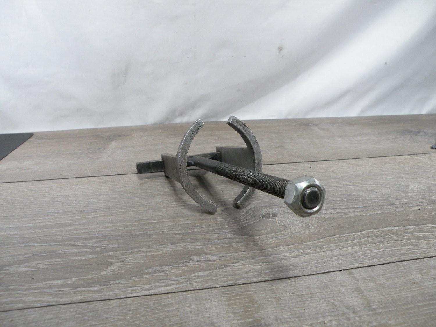 Heavy Duty 2 Jaw Adjustable Bearing Puller Tool Automotive Gear Remover