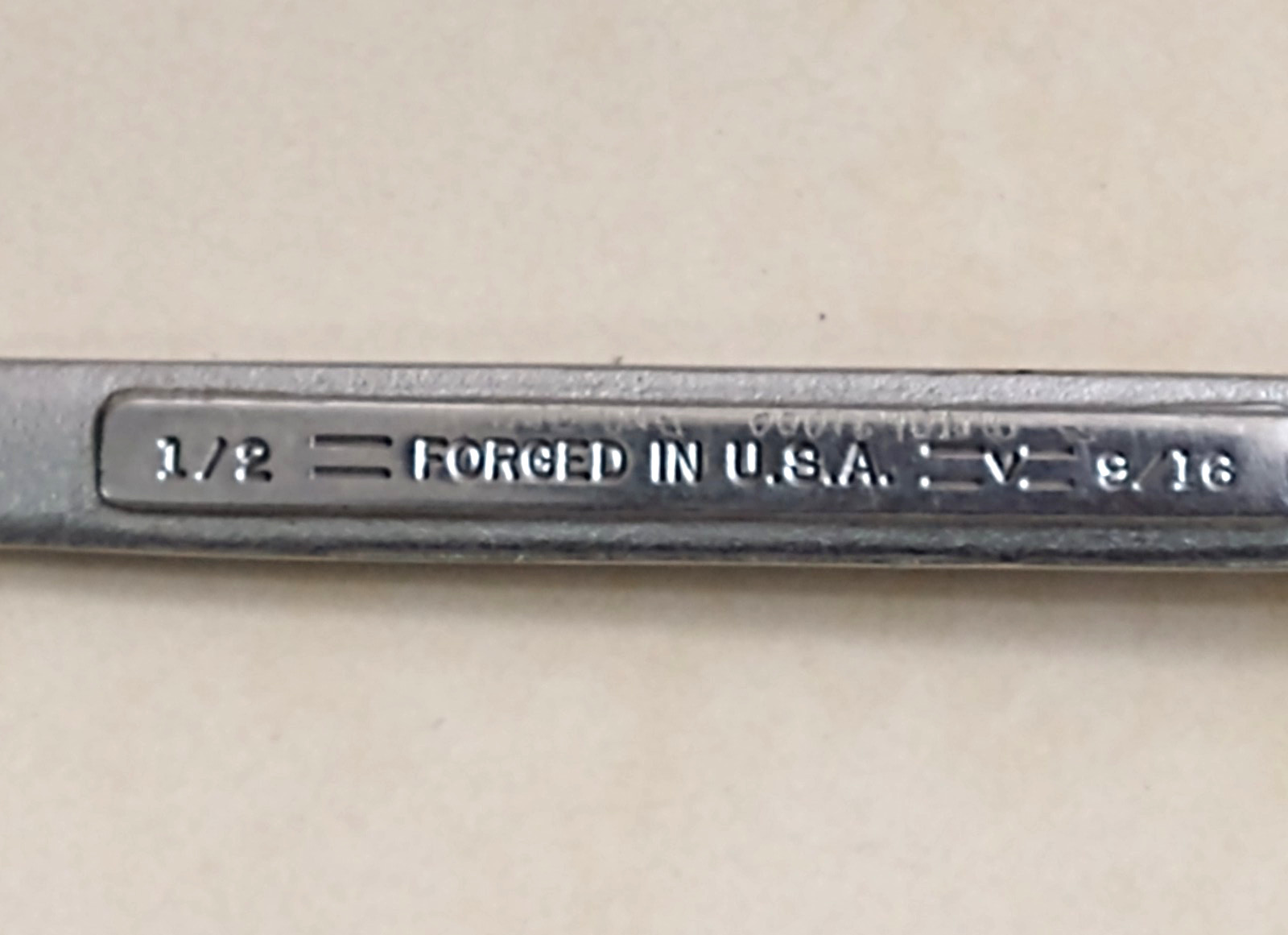 CRAFTSMAN TOOLS USA V, 1/2″ x 9/16″ DBL OFFSET BOX WRENCH, 8.6″ LONG, 12 POINT.