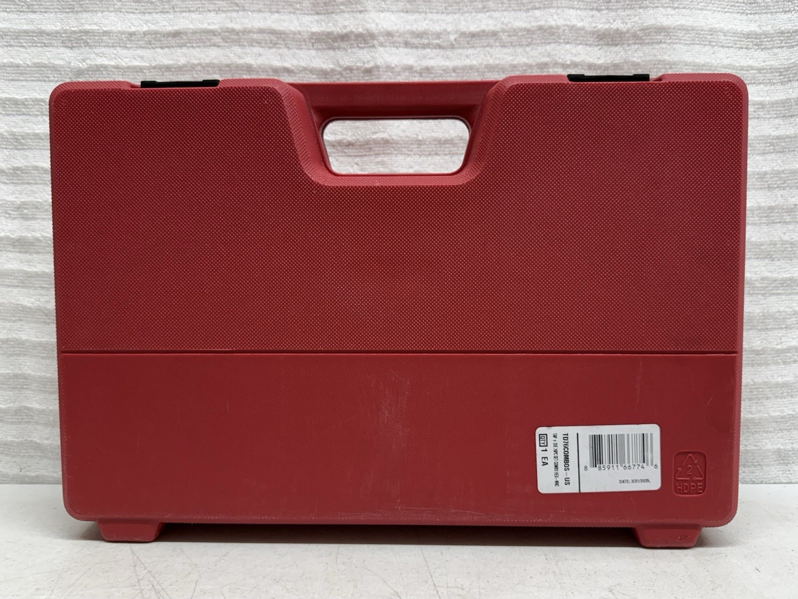 MAC Tools TD76COMBOS-US 76-PC SAE & Metric Tap and Hex Die Set. Retails for $545