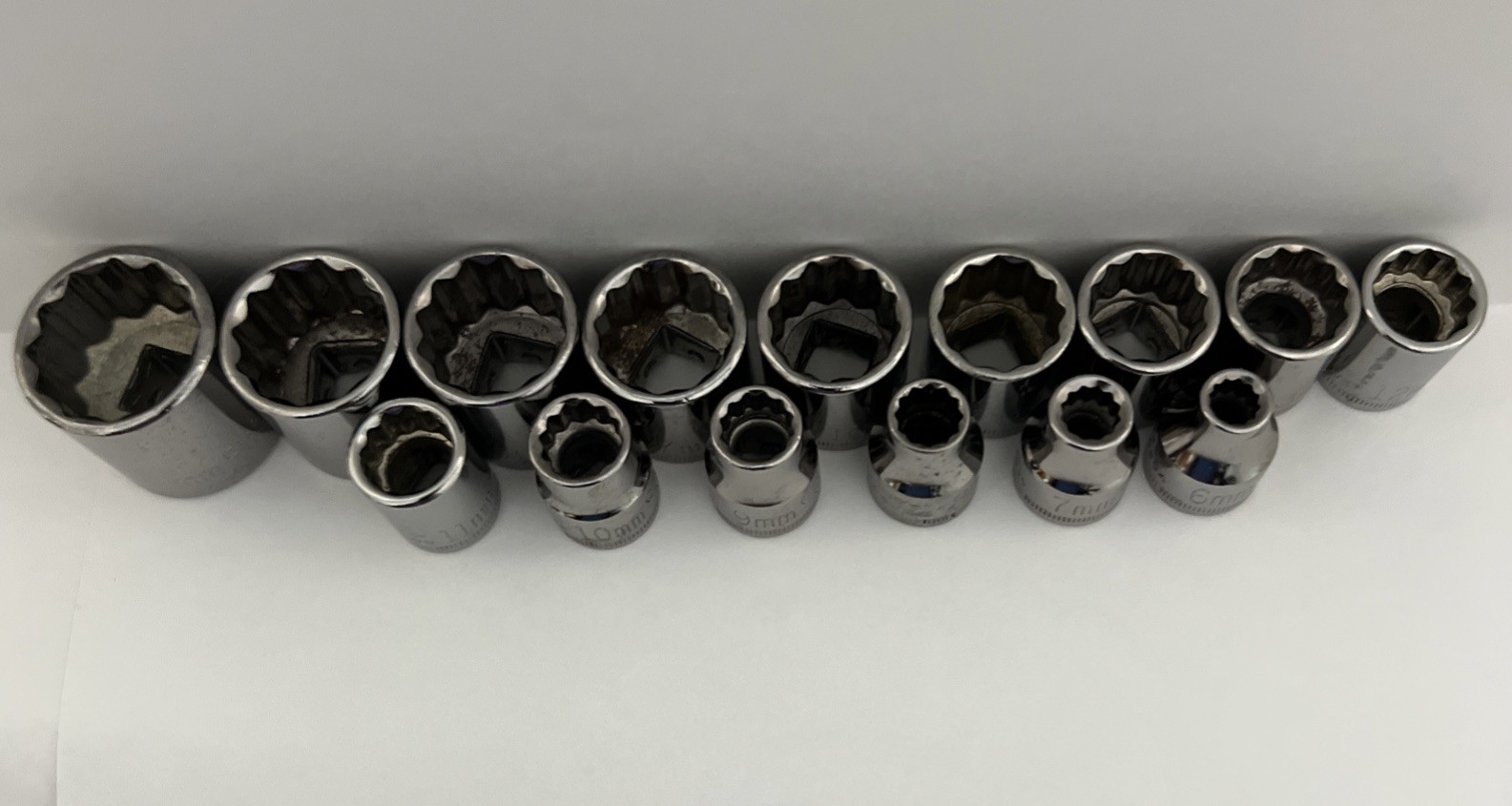 Craftsman 15pc Metric Shallow Socket Set 3/8” Drive, 12 Pt, 6-19mm & 21mm Vtg