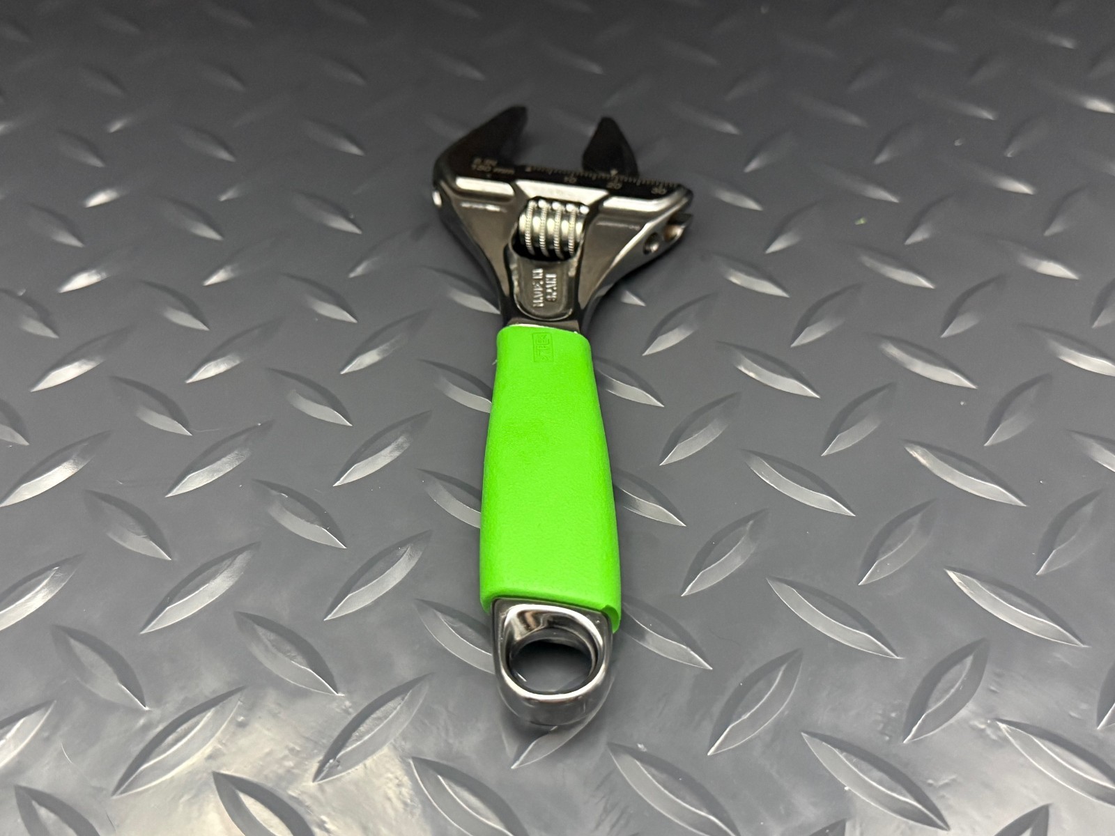 NEW Snap-On Tools GREEN 6» SLIM ADJUSTABLE WRENCH Smooth Jaw ADHWS6G Free Ship