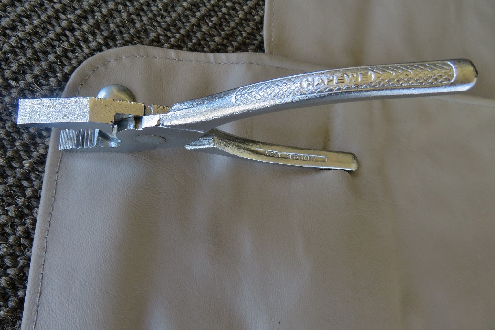 Mercedes OEM W113 230SL 250SL 280SL W111 ON BOARD TOOL KIT– ORIGINAL & COMPLETE