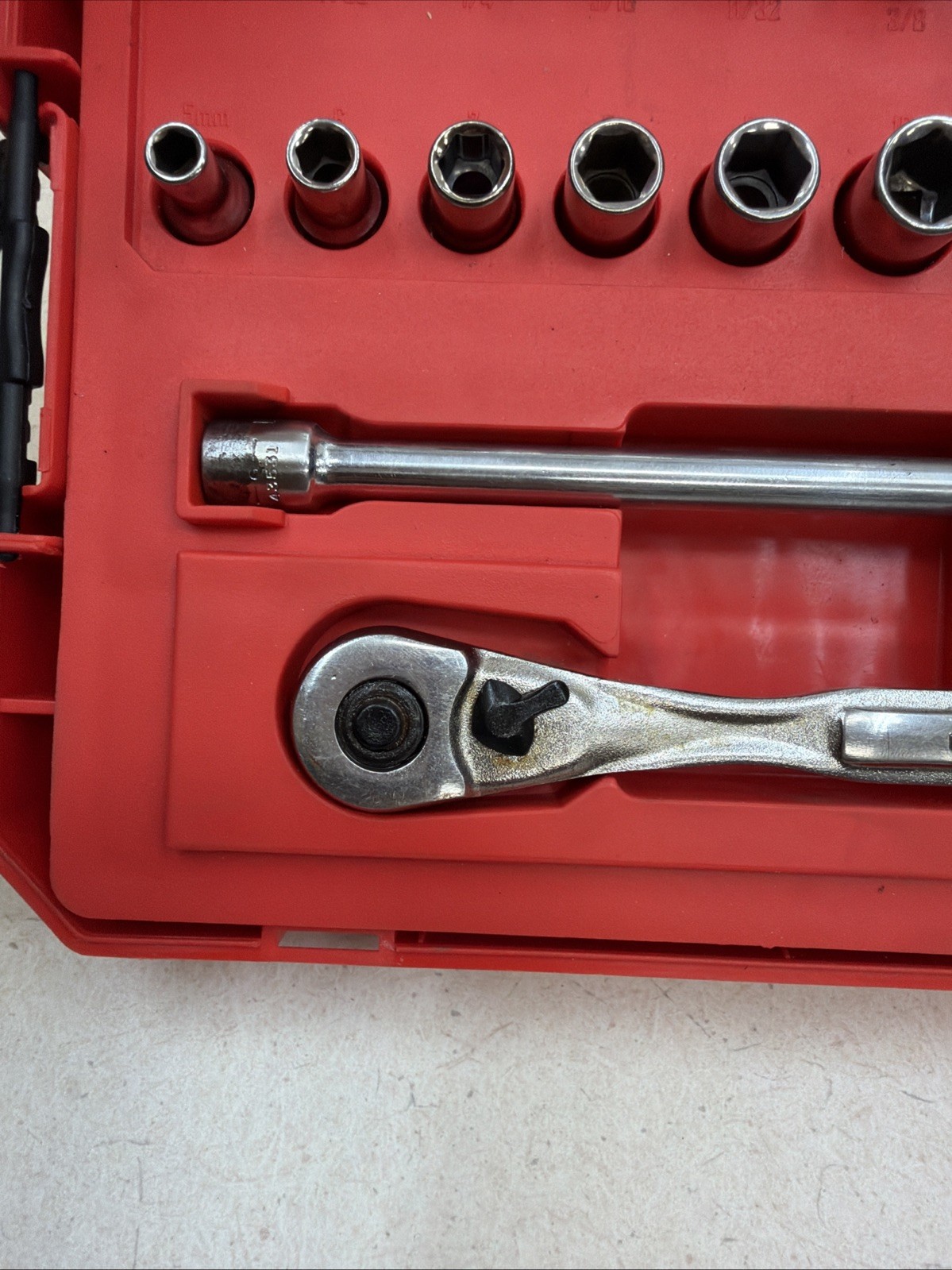 Craftsman 20pc 1/4″ Drive Socket Set SAE & Metric CMMT12108 W/ Case