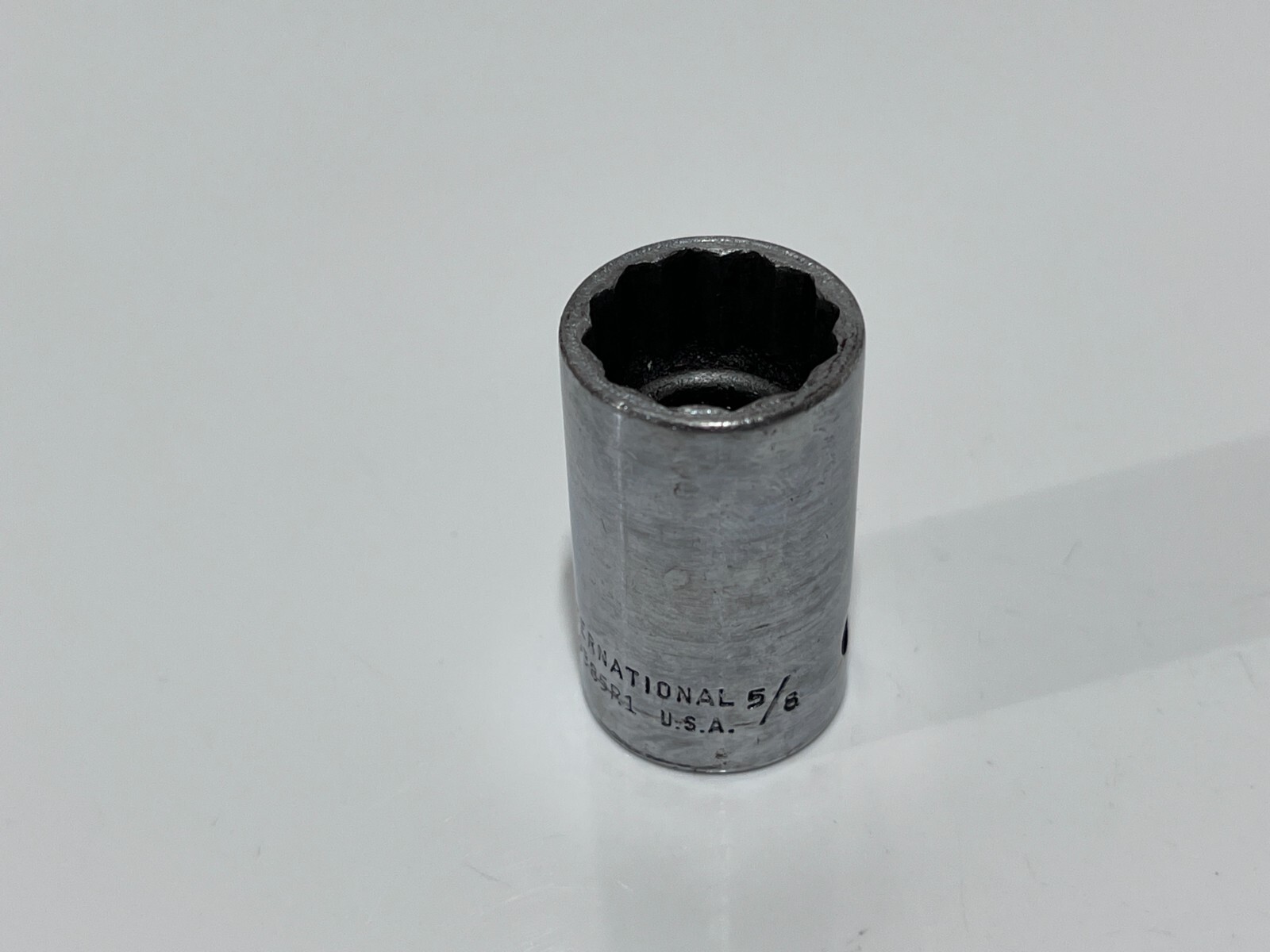 International Harvester IH USA 999385R1 SAE 5/8″ Socket – 1/2″ Drive – 12 Point