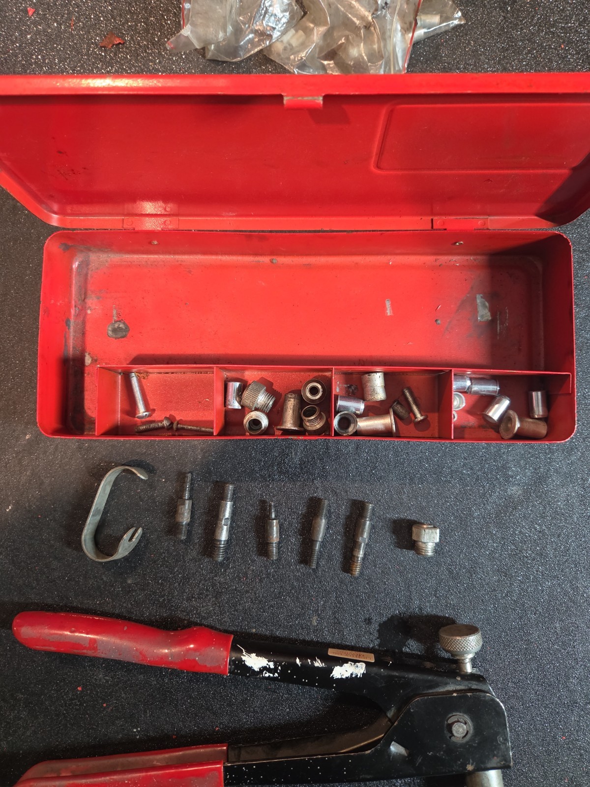 Mac Tools TSN6S Nutsert Installation Kit- Metal case heavily worn, see pics