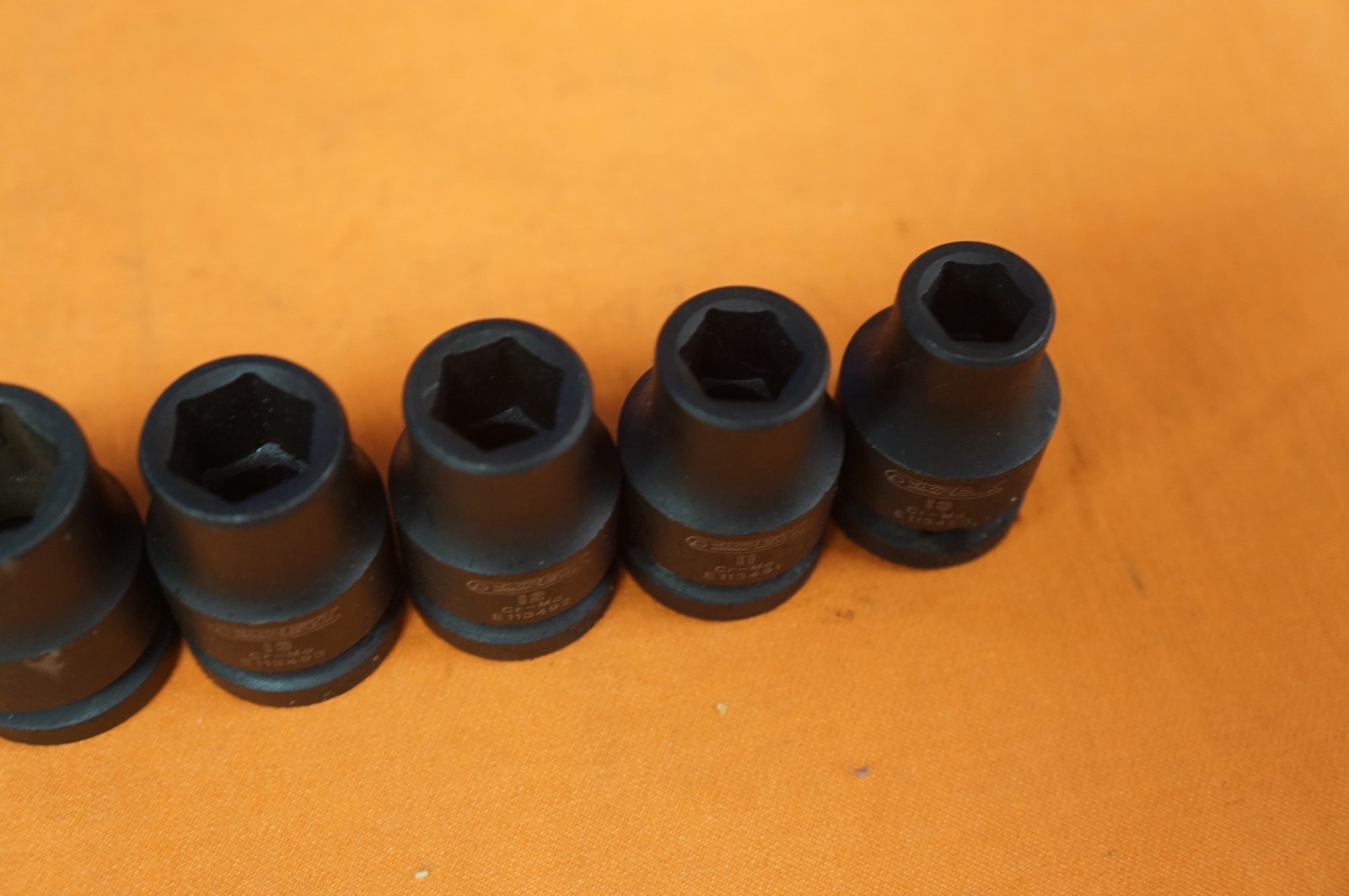 Mac Tools Expert CR-MO E113592 6PT 1/2″ Drive 14PC 10MM-22MM & 24MM Sockets