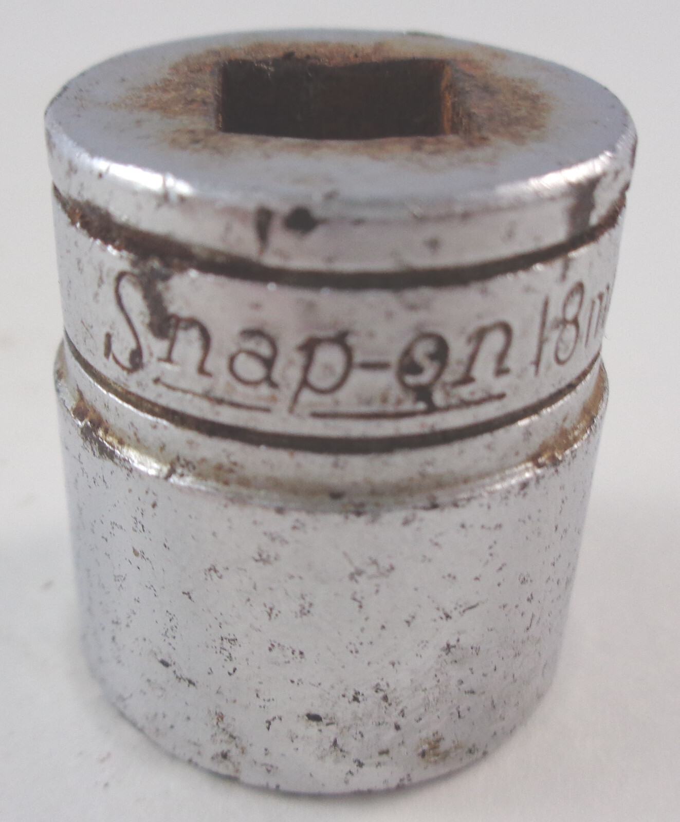 Snap-on USA F18M 3/8″ drive 18mm metric 12 point shallow chrome socket