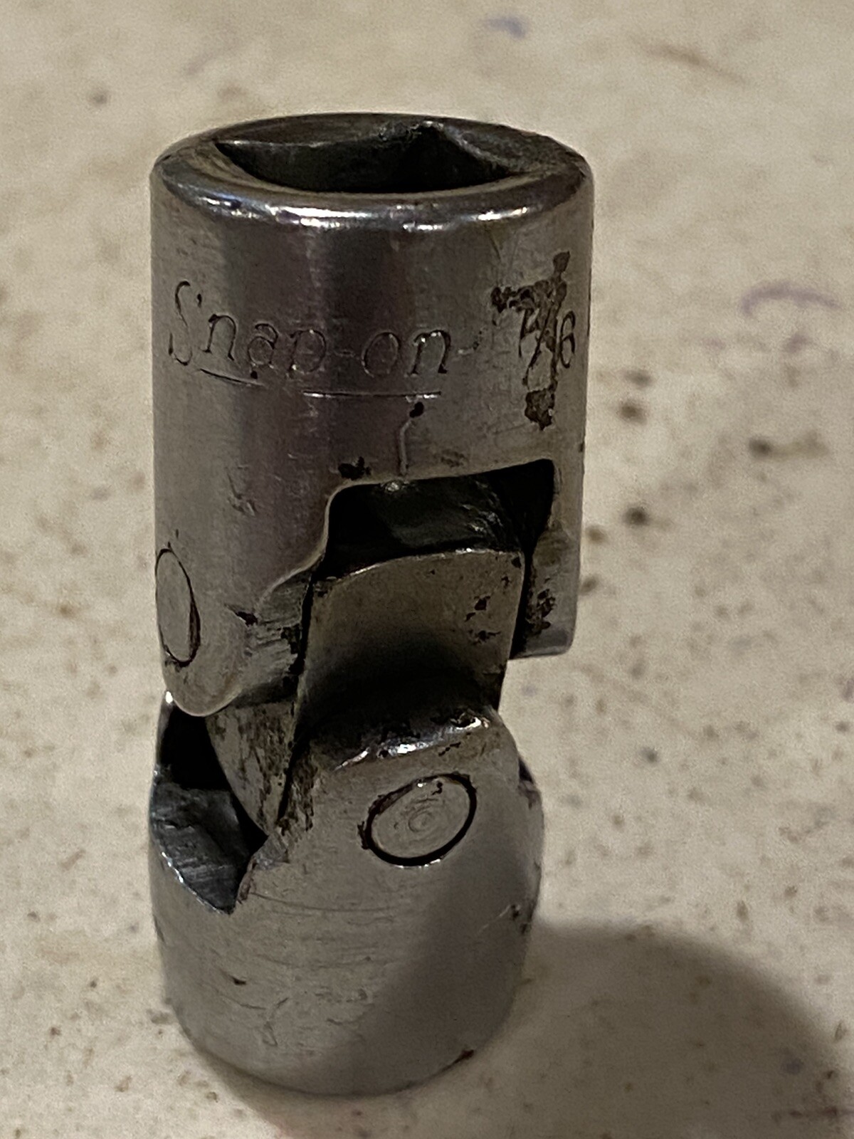 Snap On FVU14USA, 3/8″ Drive 7/16″ SAE 12 Point Chrome Swivel Socket USA