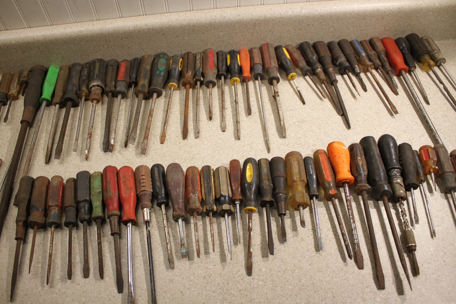 Lot Of Various Size Flat Head & Phillips Head Screwdrivers Vintage Old Tools9357
