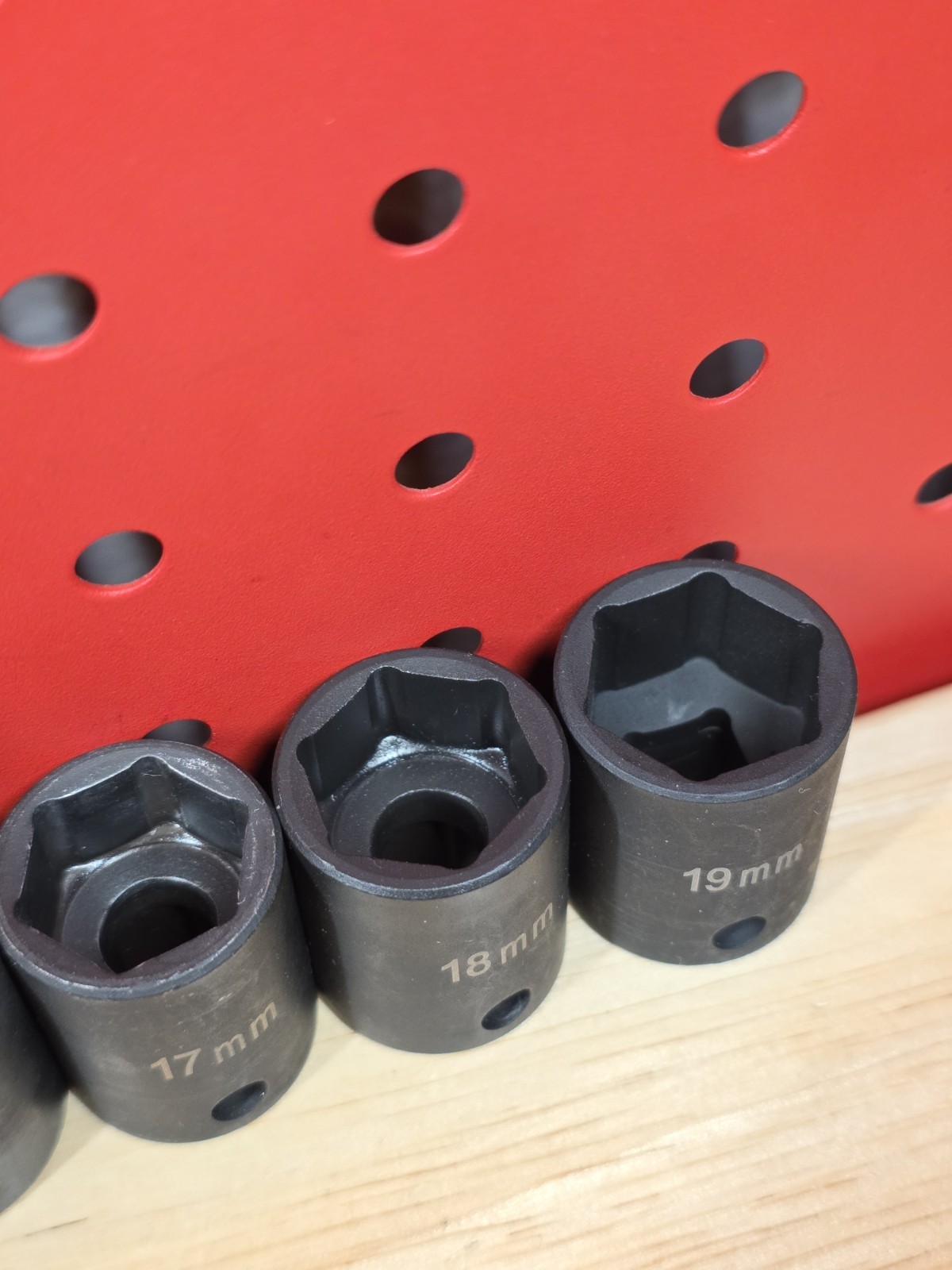 Cornwell Tools 7-19mm 13-Piece 3/8″ Drive 6-Point Metric Shallow Impact Set NICE